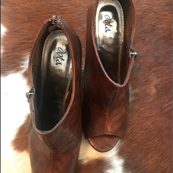 PEEP TOE SNAKE PRINT BOOTIES - Picture 6 of 8